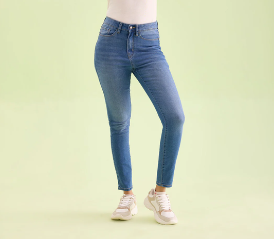 Women slim-fit blue jeans